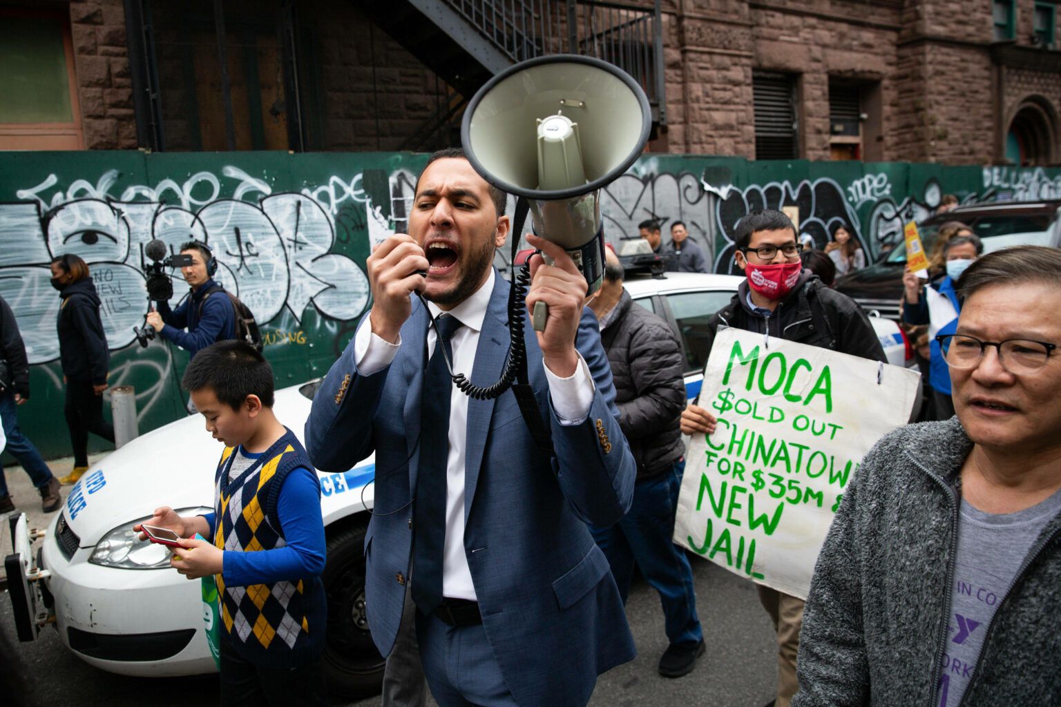 IMAGO / ZUMA Wire / Karla Cot. 20 March, 2022, New York City, USA. Approximately 900 community members and elected officials participated in a march and rally at Columbus Park in Chinatown demonstrating against the construction of a $2.3 billion mega jail, slated to be the tallest in the world.