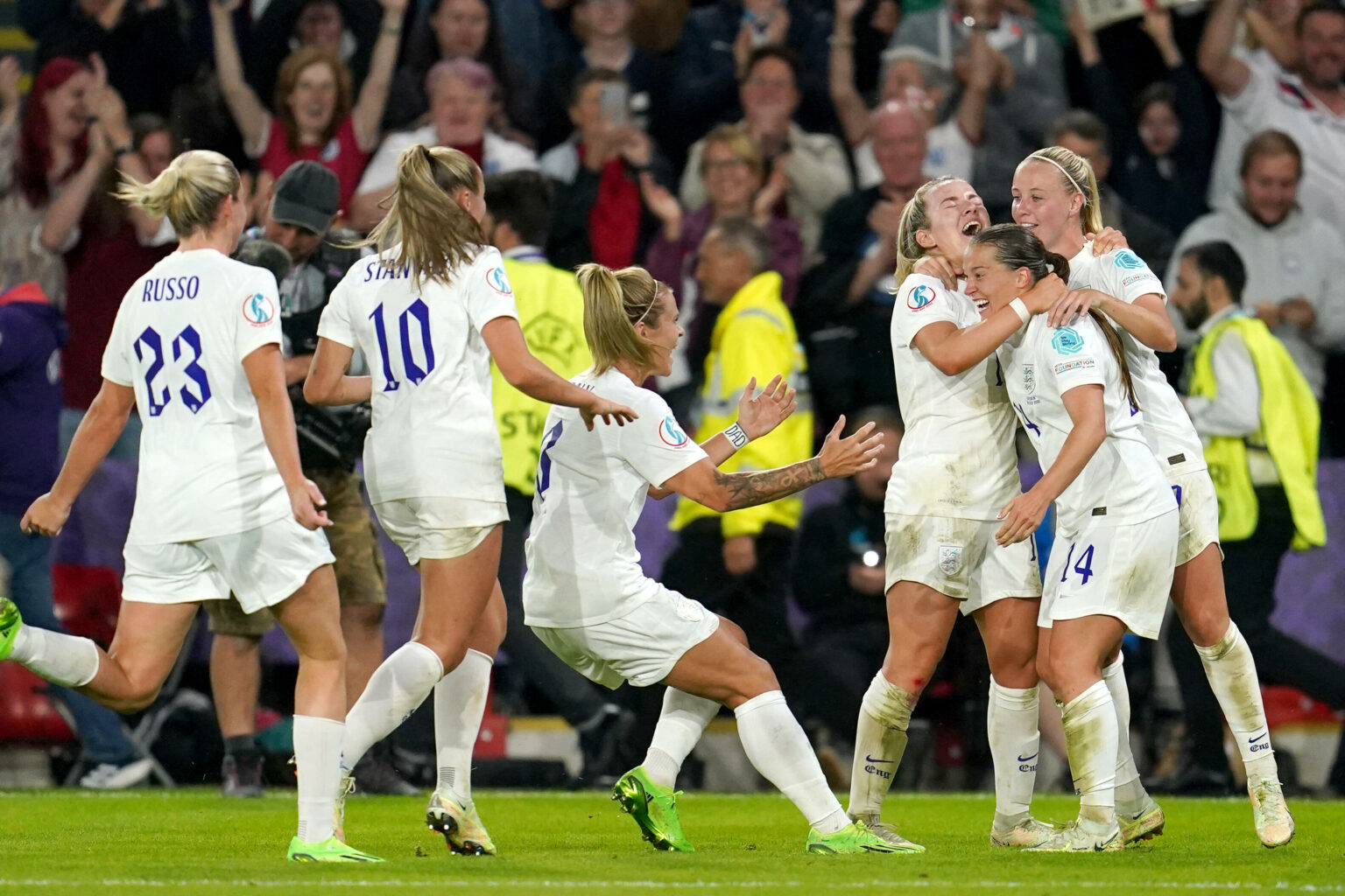 IMAGO / PA Images / Nick Potts | UEFA Women's Euro 2022, England v Sweden Semi-final, Fran Kirby celebrates scoring England's fourth goal.